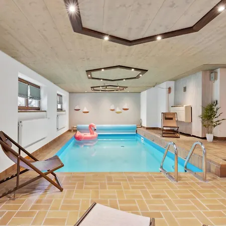 Luxus-villa Mit Indoorpool, Sauna & Offenem Kamin ジークスドルフ